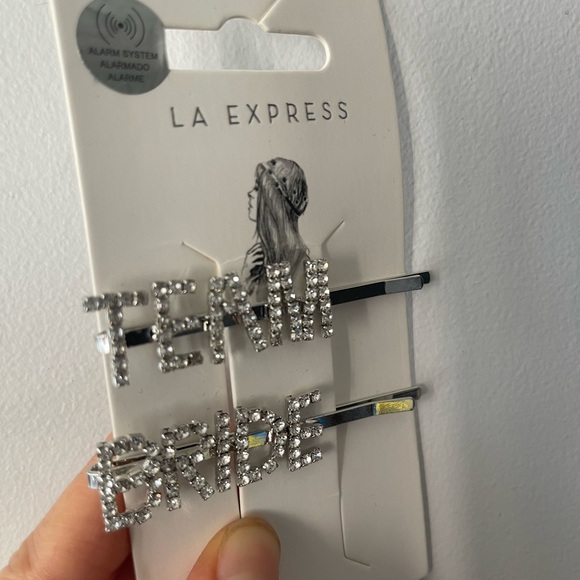 NEW - ‘TEAM BRIDE’ HAIR PINS Silver Rhinestone Hair Clips - Picture 5 of 9